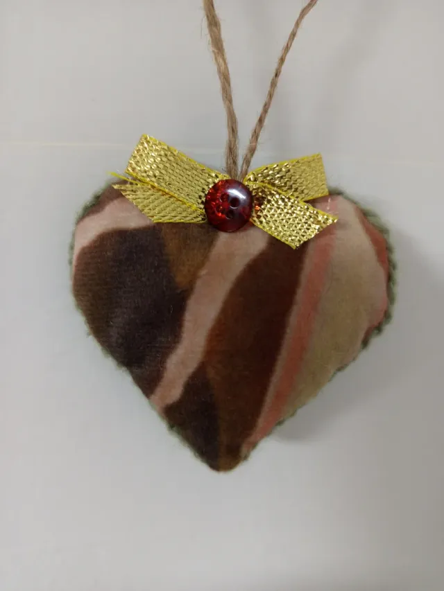 Corazón de tela decorativo