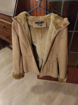 Chaquetón Zara Basic ante forrado Talla M