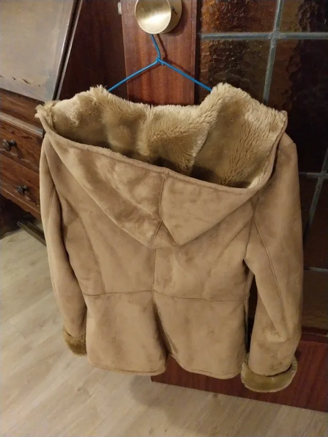 Chaquetón Zara Basic ante forrado Talla M