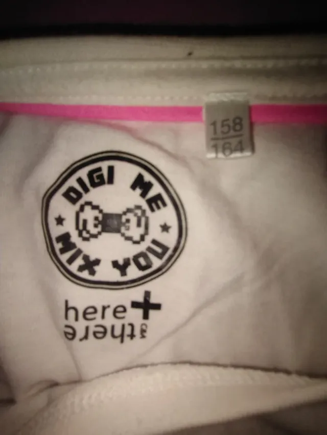 Camiseta gráfica juvenil YOLO