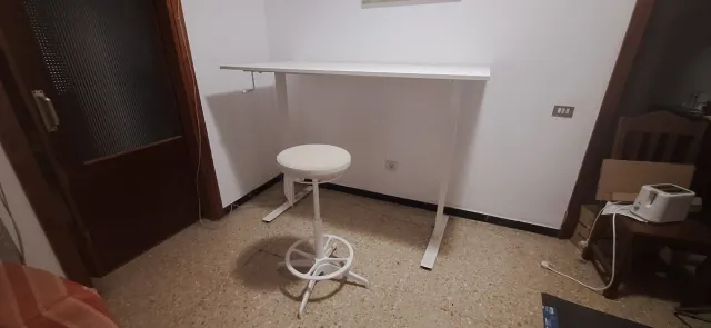 Pack Mesa Elevable y Taburete IKEA