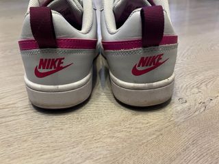 Zapatillas Nike Court grises y rosas