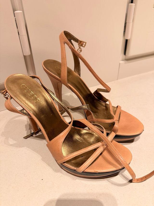 Sandalias Guess T.40 Piel Marrón y Dorado