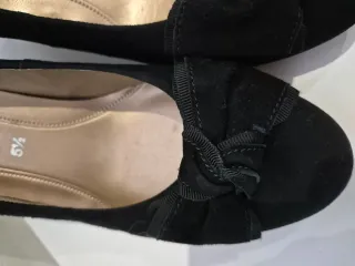 Zapatos tacón ante negro lazo