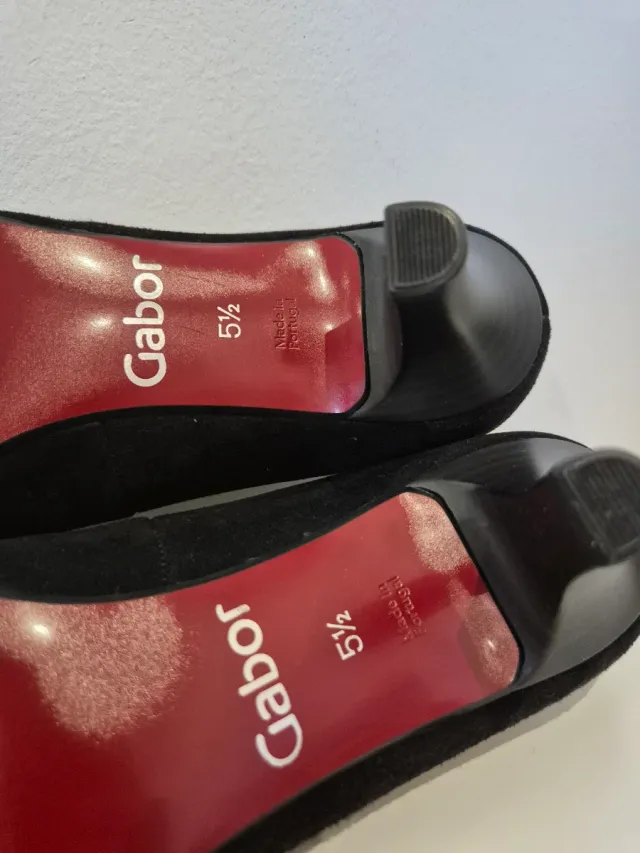 Zapatos tacón ante negro lazo