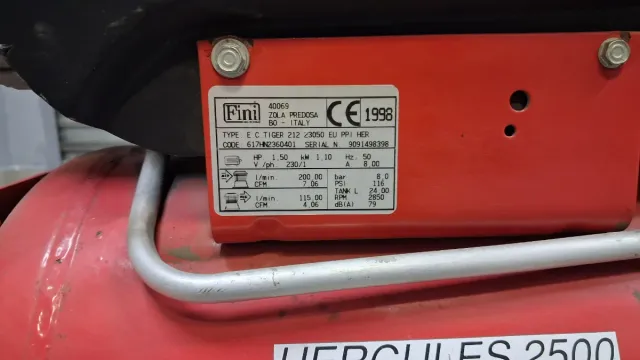 Compresor Delta Hercules 2500 24 L  1,5 Cv