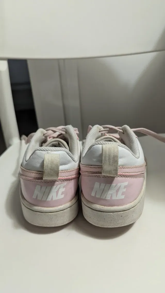 Zapatillas Nike Talla 37.5 Rosa y Blanco