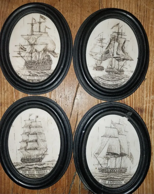 4 Antiche Opere Scrimshaw di Navi da Guerra