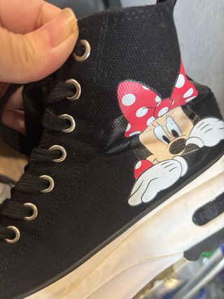 Tenis tipo Converse negros con blanco