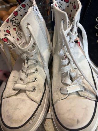 Tenis tipo Converse negros con blanco