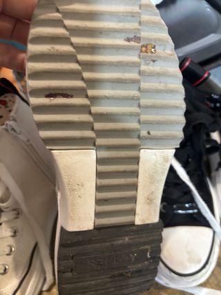 Tenis tipo Converse negros con blanco