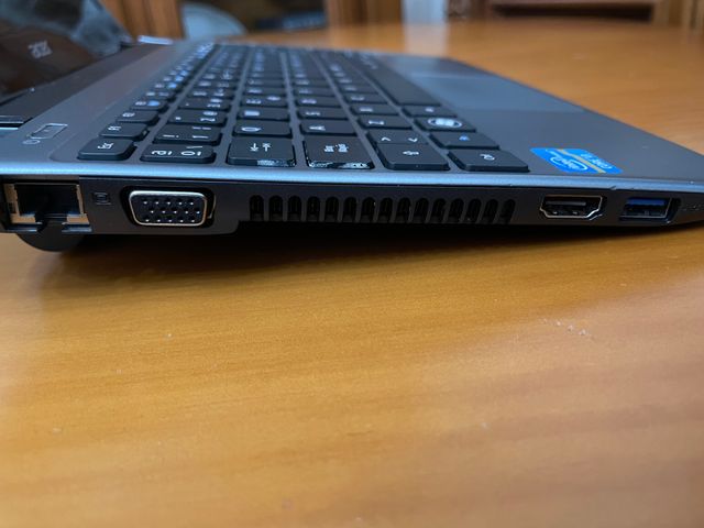 Acer Aspire V5-171 i3 16GB RAM 240GB SSD