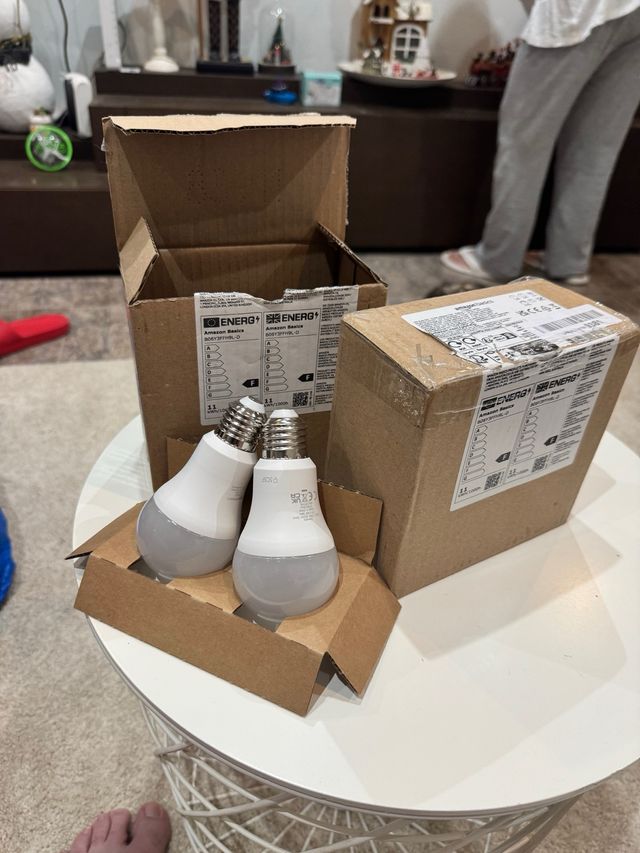 Pack 4 Bombillas LED Amazon Basics