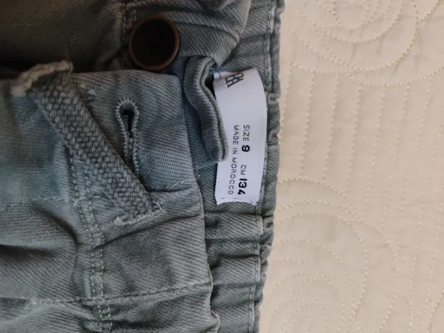 Pantalón niño Zara verde talla 9 134cm