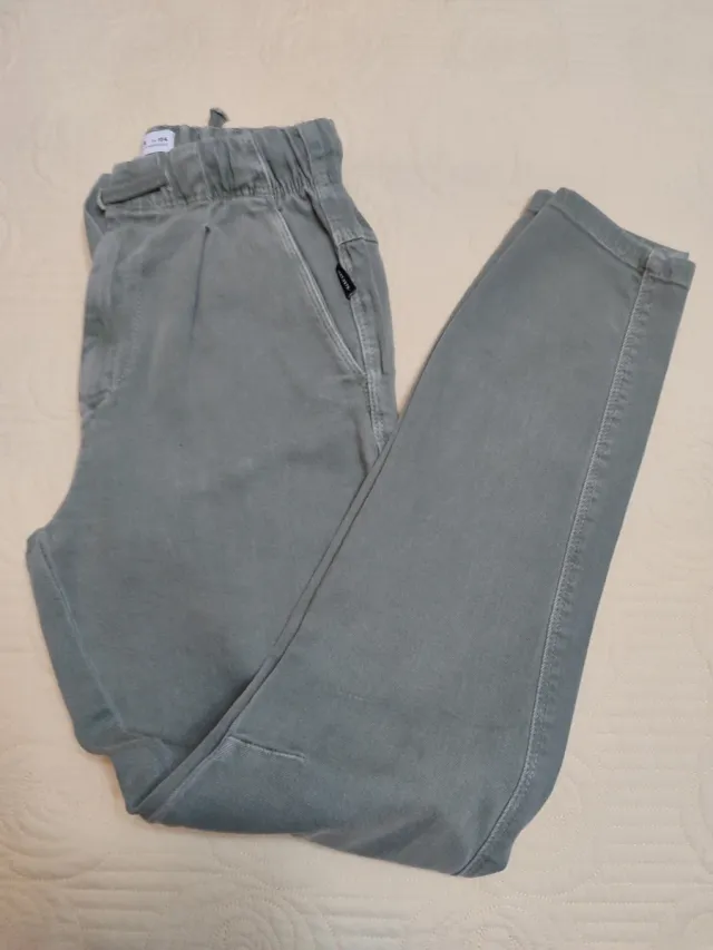 Pantalón niño Zara verde talla 9 134cm
