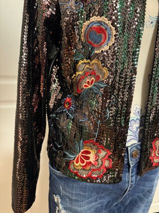 Chaqueta de lentejuelas bordada