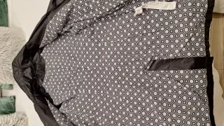 Gabardina negra con cinturón