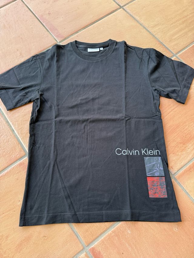 Camiseta Calvin Klein negra