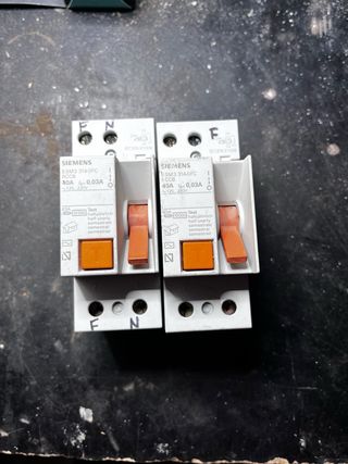 2 Interruptores Diferenciales Siemens 2P 40A 30mA