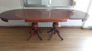 Mesa de comedor extensible de madera