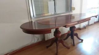 Mesa de comedor extensible de madera