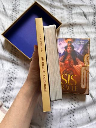 Oráculo Isis Alana Fairchild