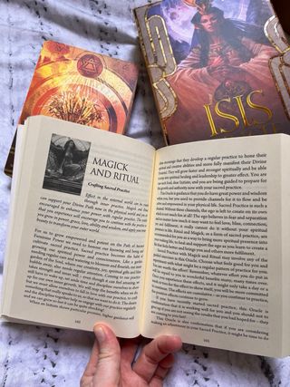 Oráculo Isis Alana Fairchild