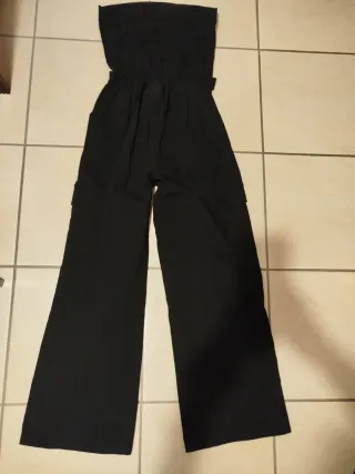 Mono negro largo con cinturón+ vestido rayas gris