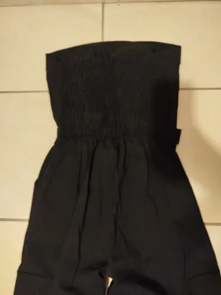 Mono negro largo con cinturón+ vestido rayas gris