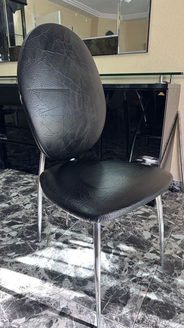 Sillas de comedor tapizadas en cuero