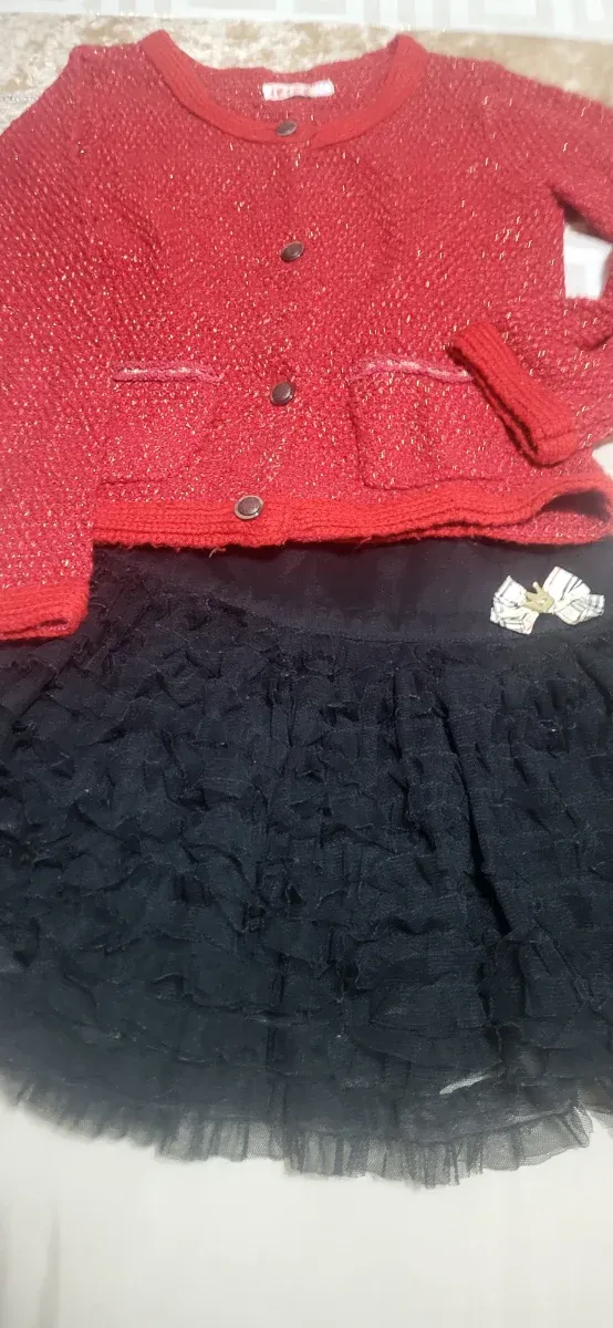 Conjunto chaqueta y falda niña rojo y negro