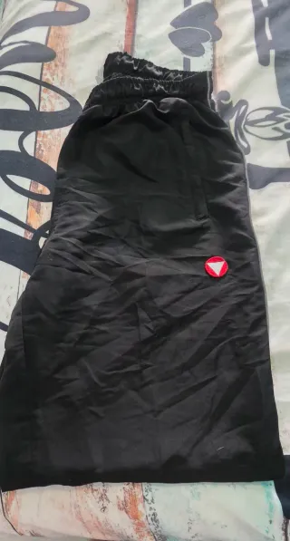 Pantalón chándal militar negro