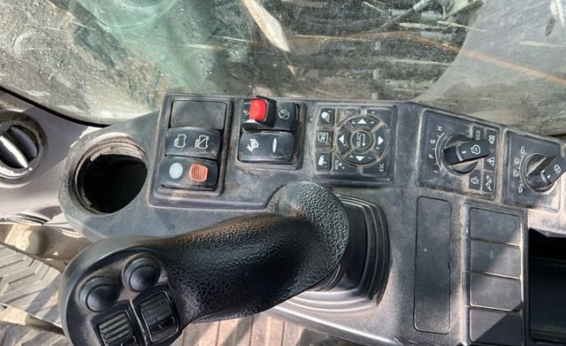 Excavadora Volvo EC220EL