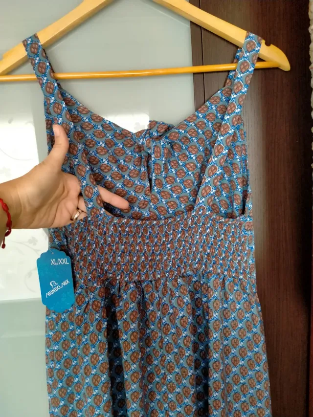 Vestido estampado azul y marrón