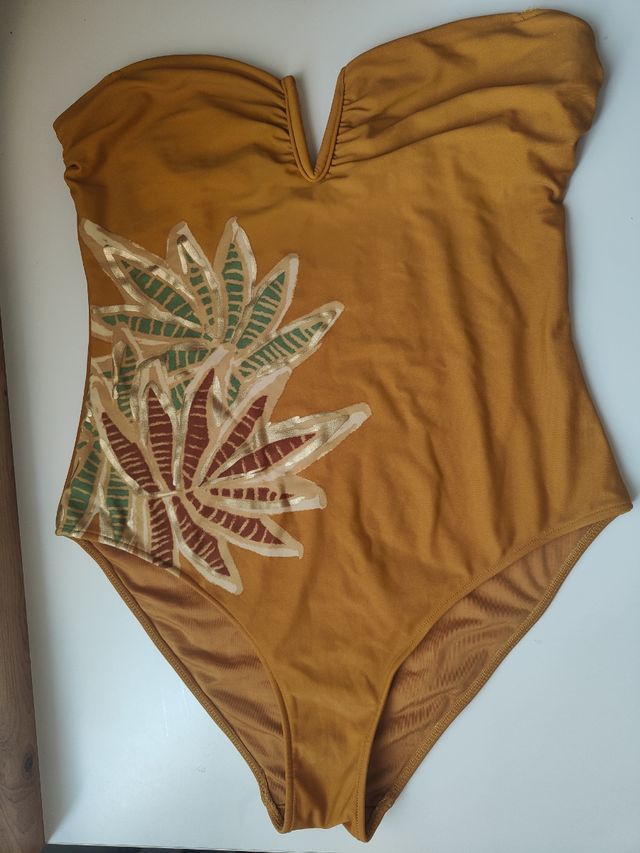 Bañador mostaza strapless