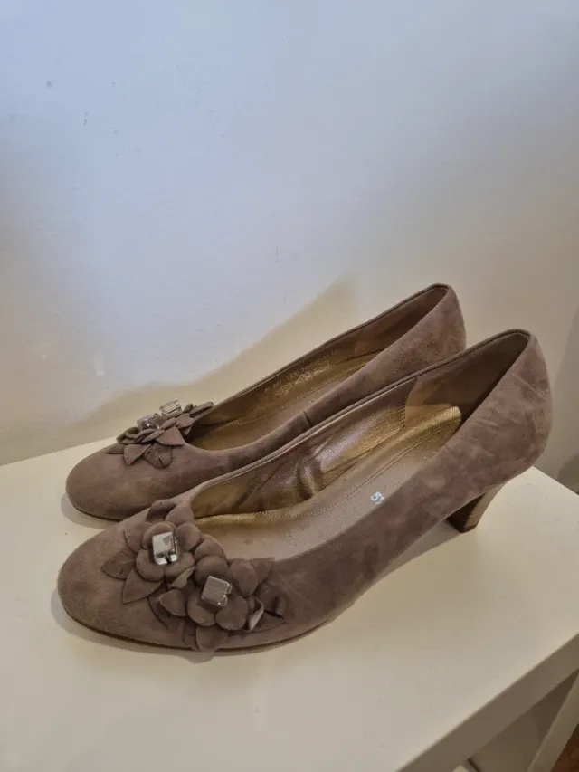 Zapatos tacón beige/marrón talla 37