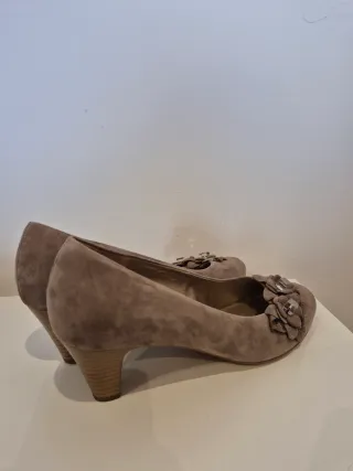 Zapatos tacón beige/marrón talla 37