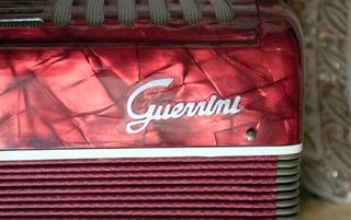 Acordeón Guerrini de 12 bajos