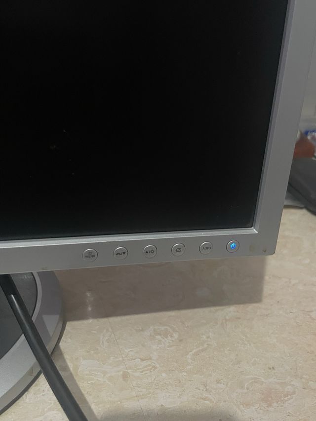 Pantalla Samsung SyncMaster 940N 18