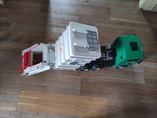 Camion spazzatura Bruder giocattolo