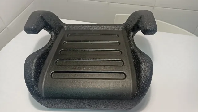 Elevador de assento de carro preto