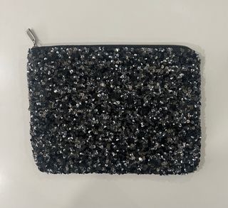 Bolso clutch de lentejuelas de Zara