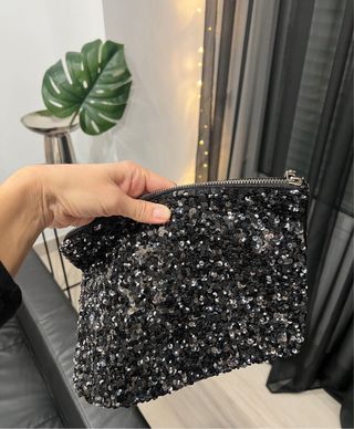 Bolso clutch de lentejuelas de Zara