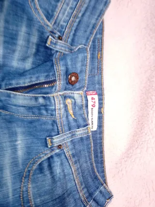 Pantalón Levi's Mujer 479 Booty Flare Fit. T 27