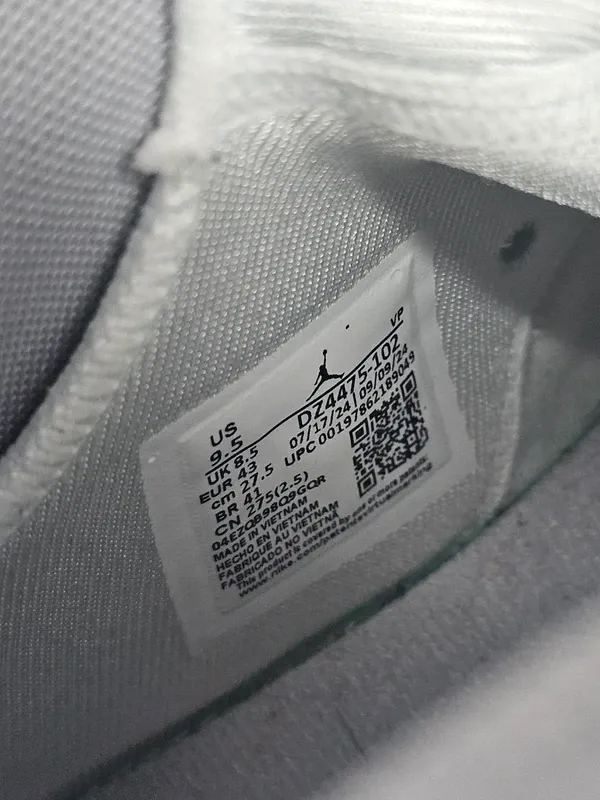 Jordan MVP - Blanco/Gris Lobo - EUR 43