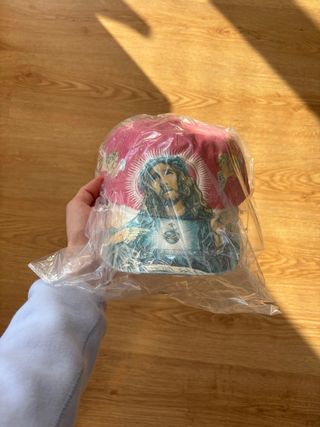 Gorra Supreme 5-Panel Jesus Roja