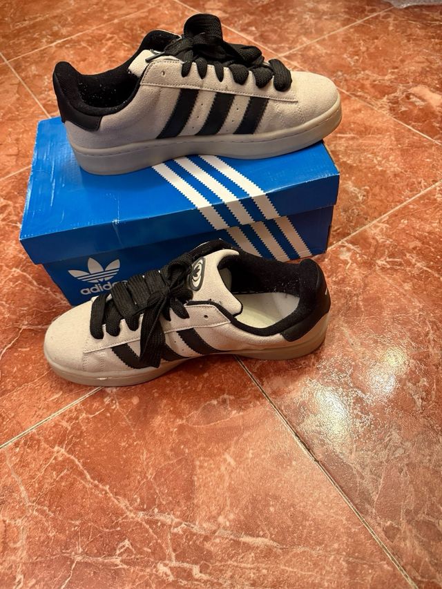 Adidas Campus 00s Beige y Negro