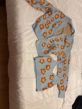 Conjunto Zara Rebeca y Top Flores Talla M