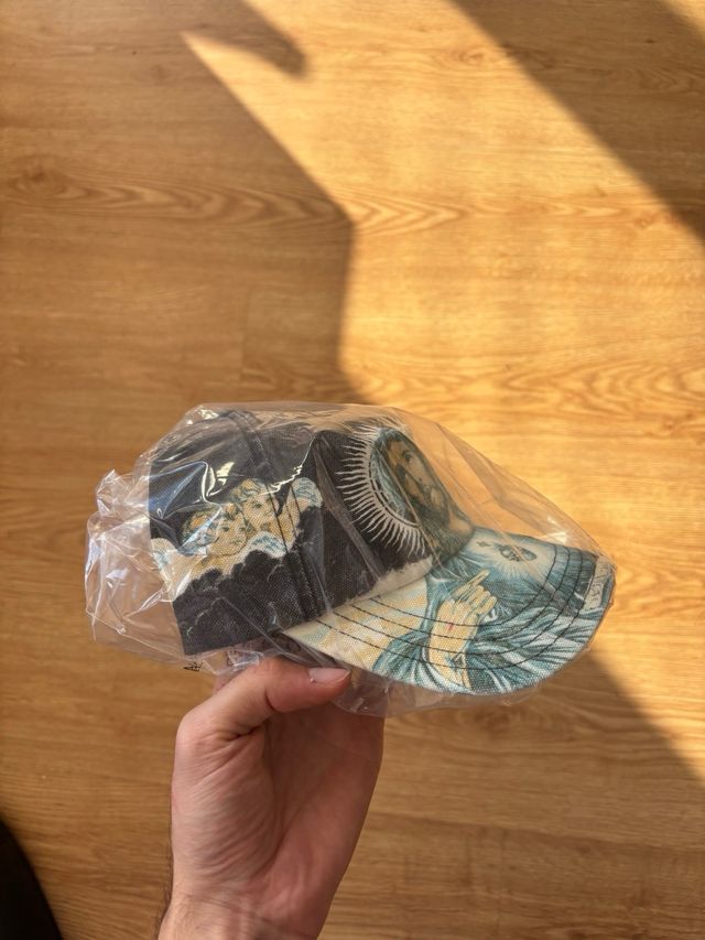 Gorra Supreme 5-Panel Jesús Negra