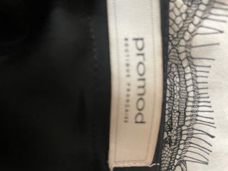 Mono negro con encaje